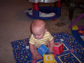 Wed Oct 19 11:18:45 2005

Look at me sitting up on my own!