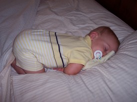 Thu Sep 21 12:58:50 2006

..there's no place like MaMa's and DaDa's bed...