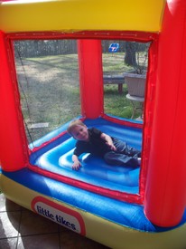 Tue 10 Feb 2009 03:43:30 PM

Andrew playing in the new 