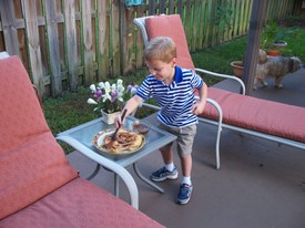 Tue 29 Sep 2009 06:21:26 PM

Bar-B-Q at Papa's ... yummy.  This night was celebrating Mom's birthday.