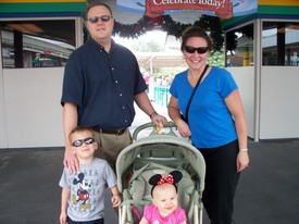 Tue 24 Nov 2009 12:06:55 PM

Entering Walt Disney World's Magic Kingdom in Orlando.