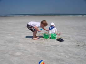 Tue 30 Mar 2010 02:57:21 PM

Andrew and Gracie playing at the beach.