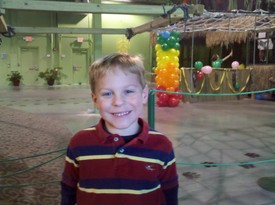 Sun 16 Jan 2011 03:51:05 PM

Andrew at a birthday party at Jungle Quest in Jacksonville.