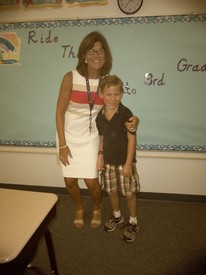 Thu 15 Aug 2013 11:46:26 AM

Andrew with his 3rd grade teacher on orientation day.