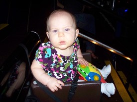 Fri 27 Nov 2009 05:52:58 PM

Gracie sat by Mom at the Arabian Nights Dinner Show: http://www.arabian-nights.com/