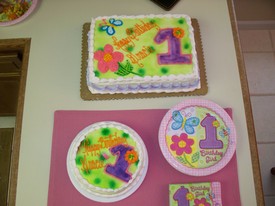 Sat 27 Mar 2010 11:52:59 AM

Gracie's first birthday cakes.