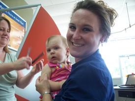 Mon 14 Jun 2010 02:01:40 PM

Gracie gets her first haircut.